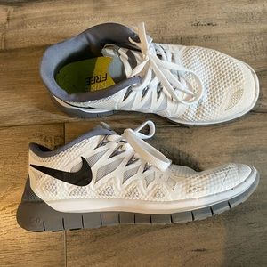 Nike pro 5.0 white size 6